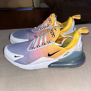Nike air max 270.